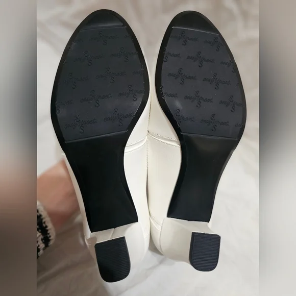 Easy Street Women's White Heels - Picture 8 of 8